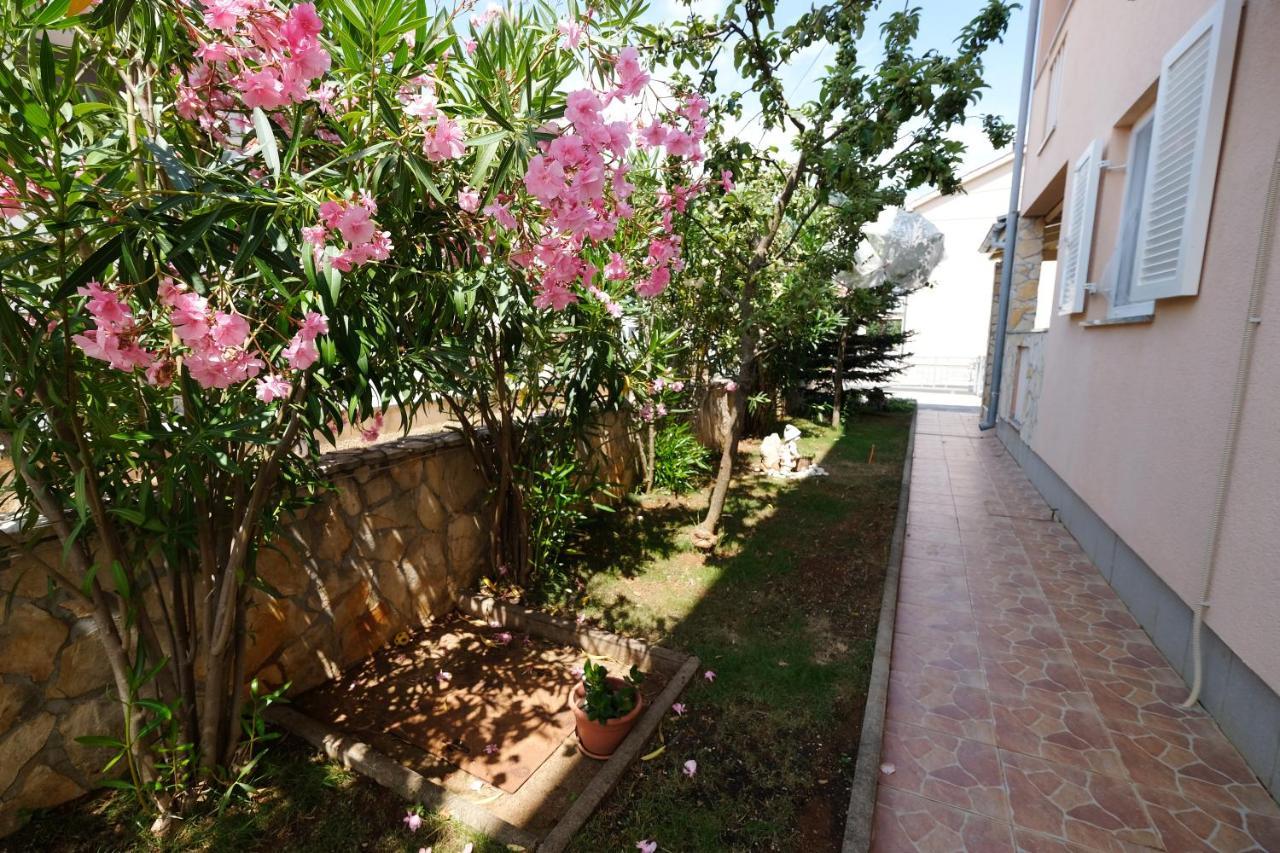 Apartments Coral, Klimno, Island Krk Экстерьер фото