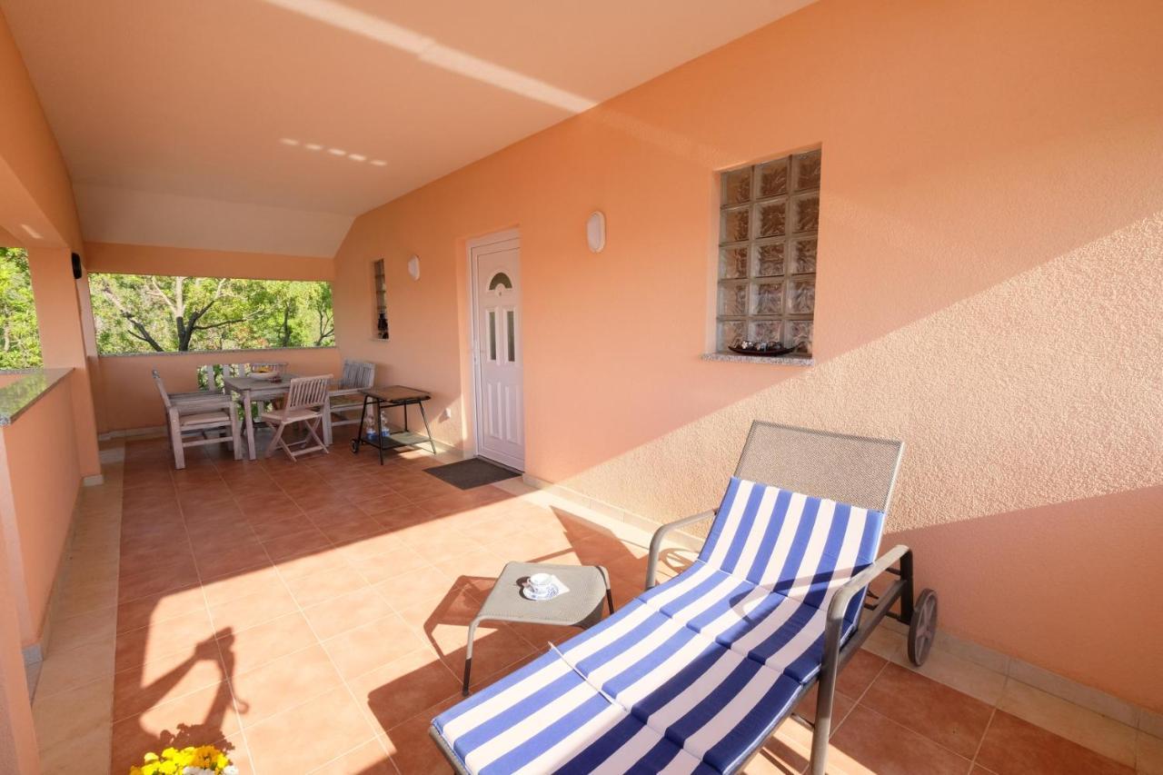 Apartments Coral, Klimno, Island Krk Экстерьер фото